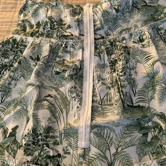 Cider Green Lush Leaf Tropical Print Long Dress💕 - Picture 6 of 8